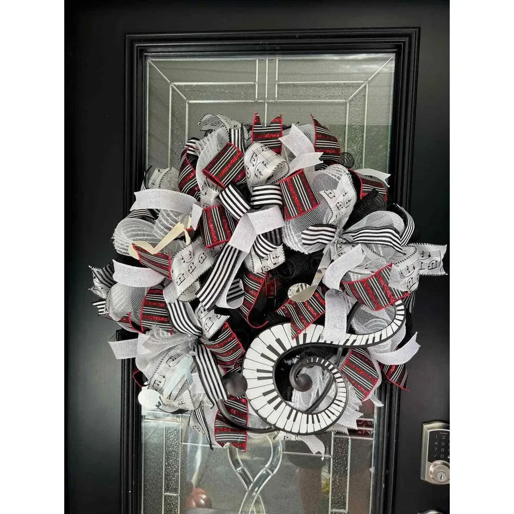 Elegant Music Deco Mesh Wreath